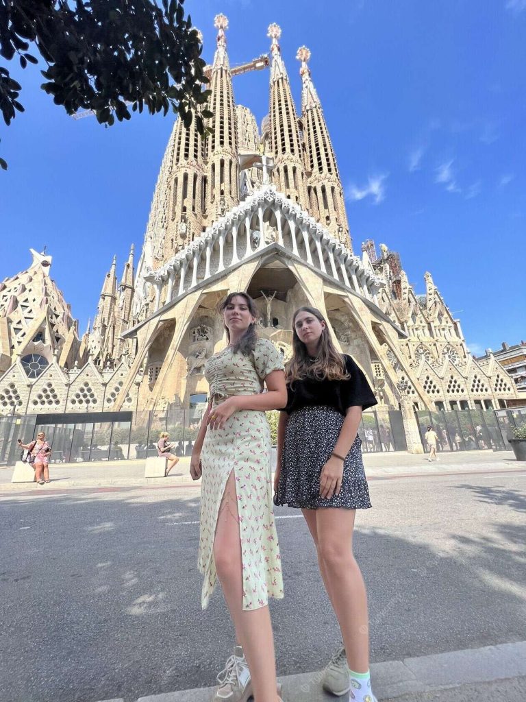 Экскурсия :Шедевры Гауди: Саграда Фамилия, Casa Batlló и Casa Milà - Фото 3
